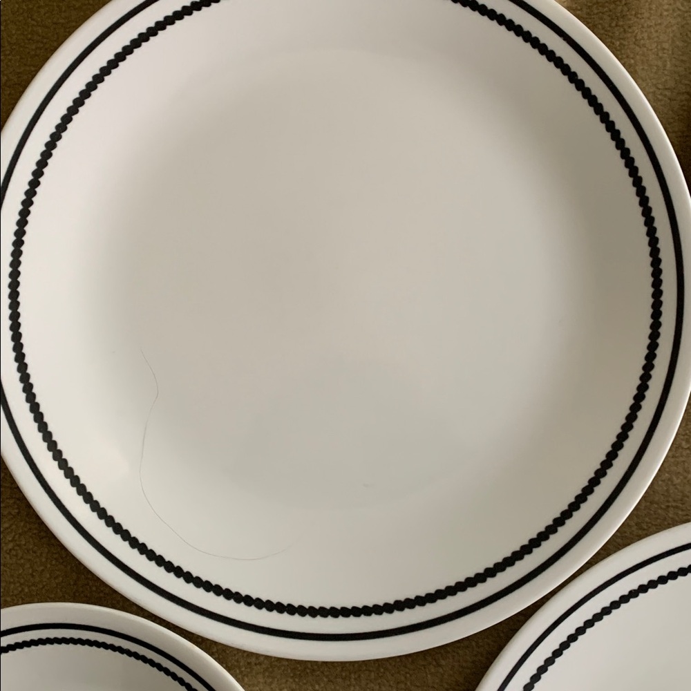 Corelle Brilliant Beaded Black 3 each large dinner plate & bread/dessert plates - Picture 4 of 13